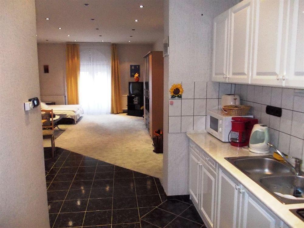 Astoria Panzio Bed & Breakfast Hévíz Екстериор снимка