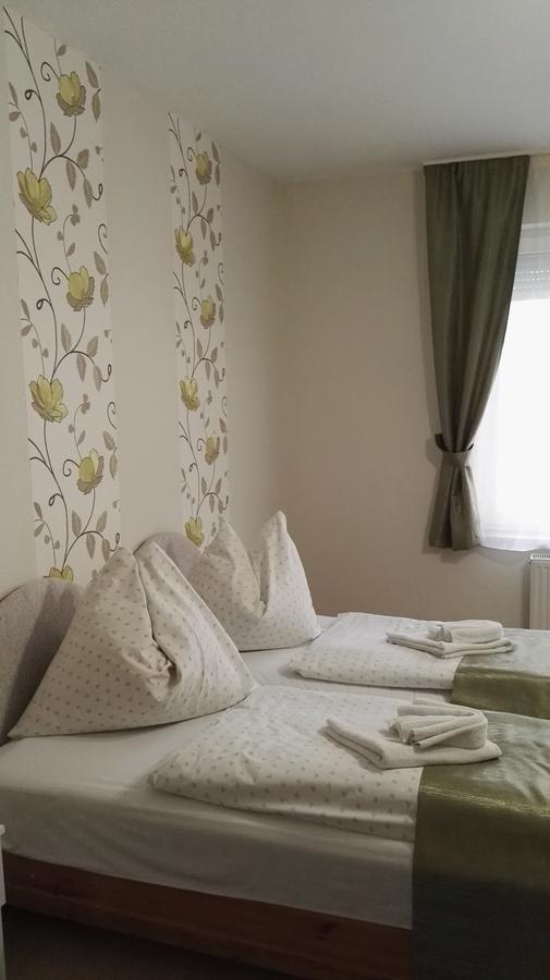 Astoria Panzio Bed & Breakfast Hévíz Екстериор снимка