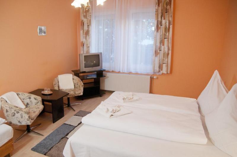 Astoria Panzio Bed & Breakfast Hévíz Екстериор снимка