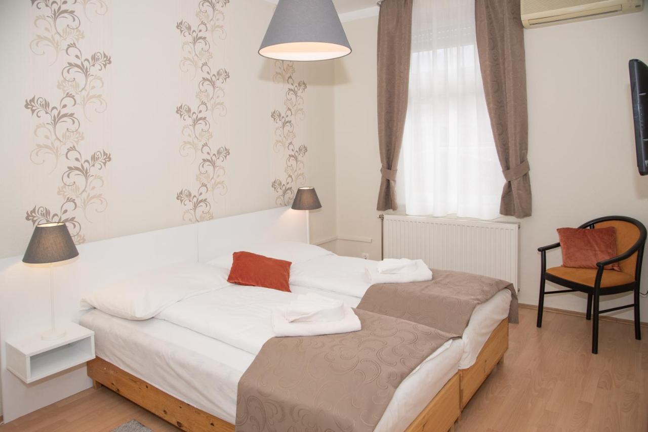 Astoria Panzio Bed & Breakfast Hévíz Екстериор снимка
