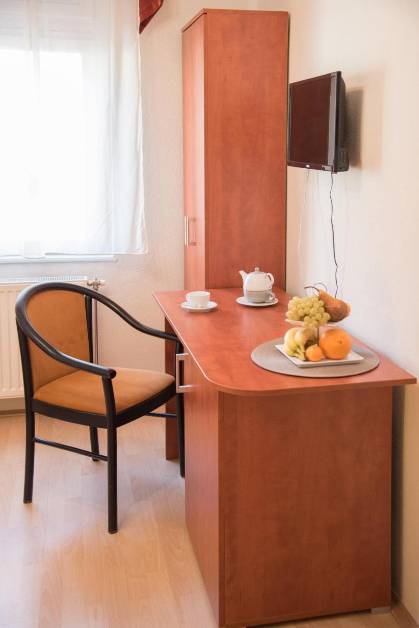 Astoria Panzio Bed & Breakfast Hévíz Екстериор снимка