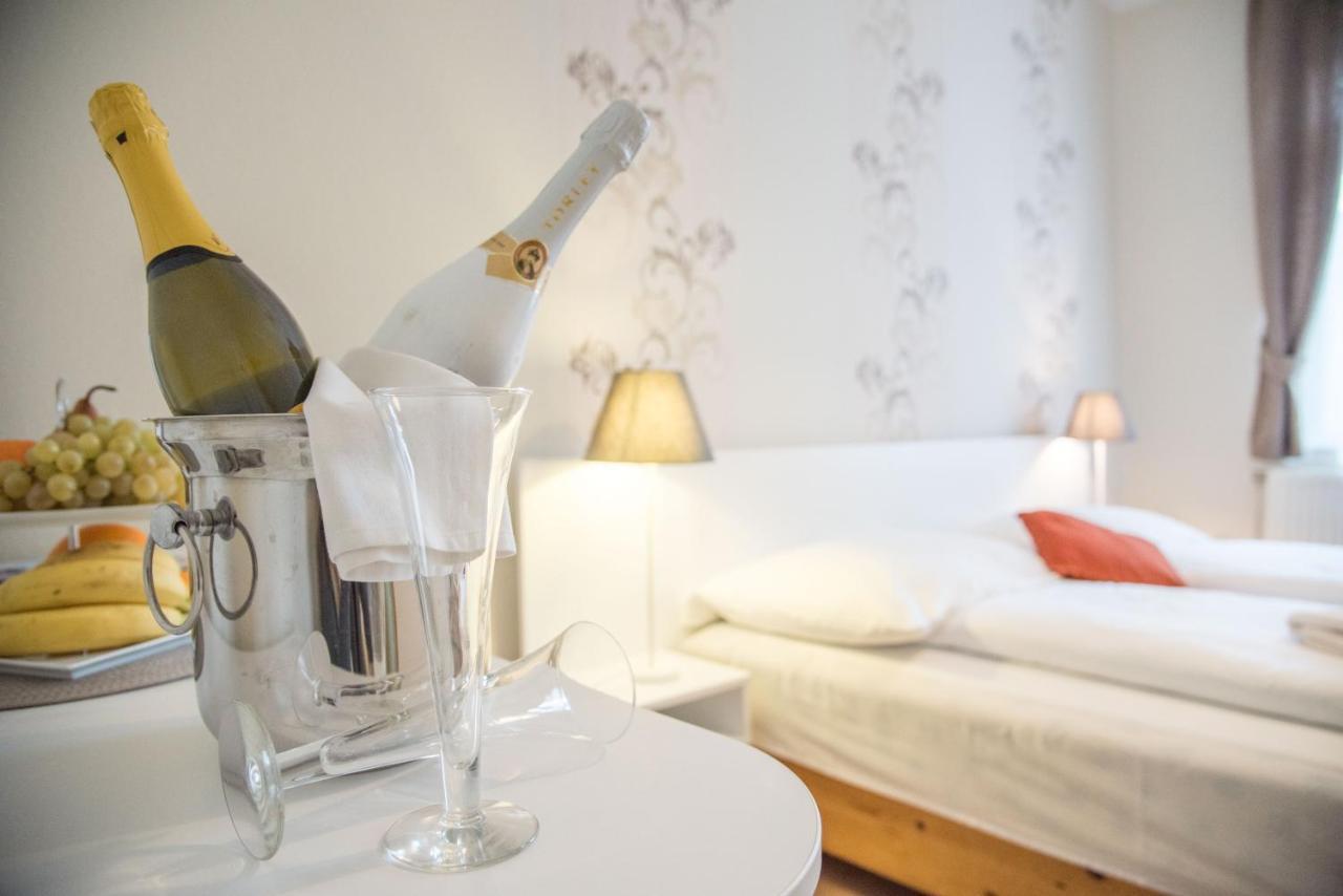 Astoria Panzio Bed & Breakfast Hévíz Екстериор снимка