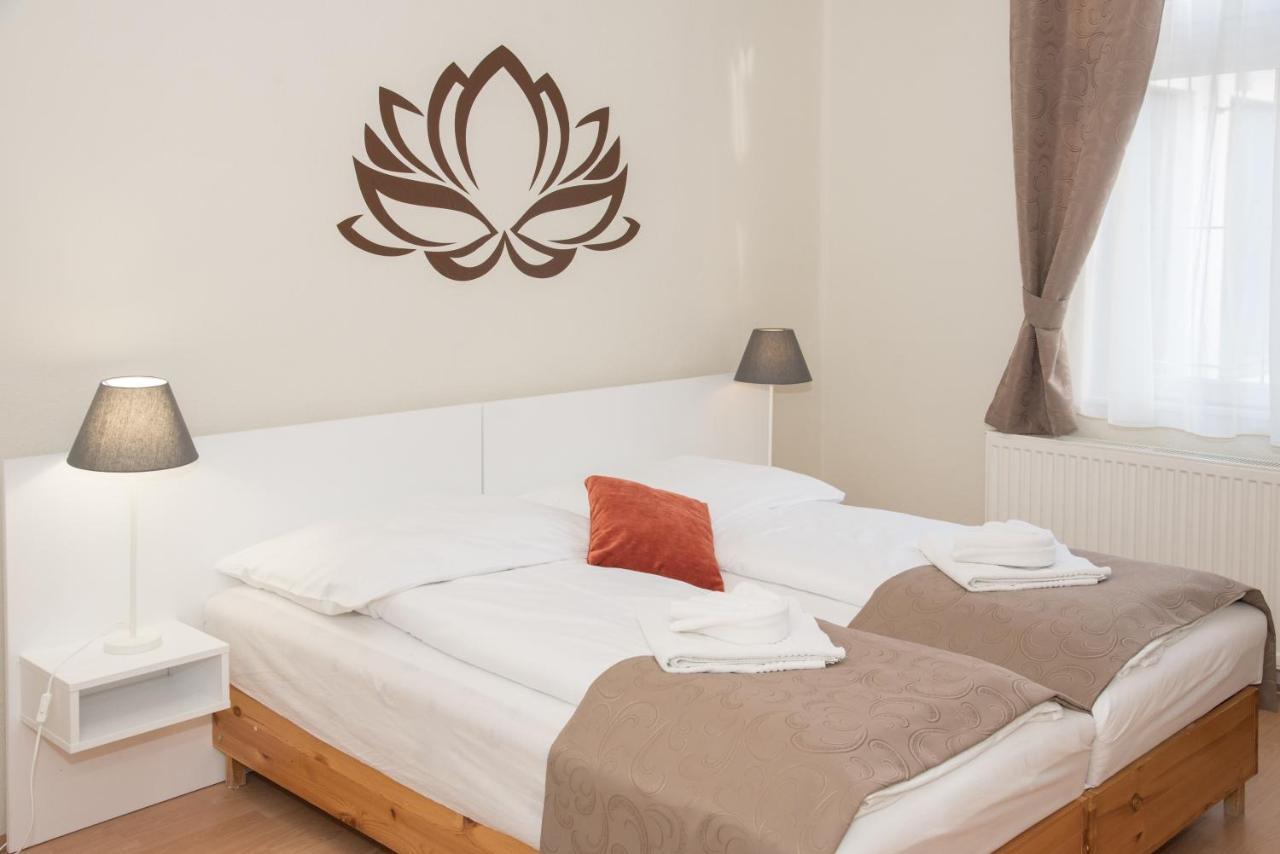 Astoria Panzio Bed & Breakfast Hévíz Екстериор снимка